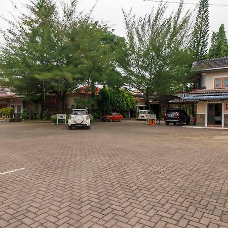 Reddoorz Plus @ Setiabudi Medan 4 Sunggal エクステリア 写真